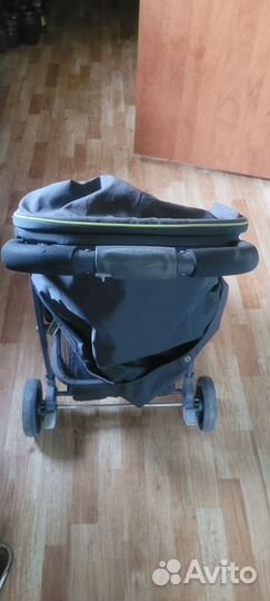 Продается коляска на 3х колесах бренд 