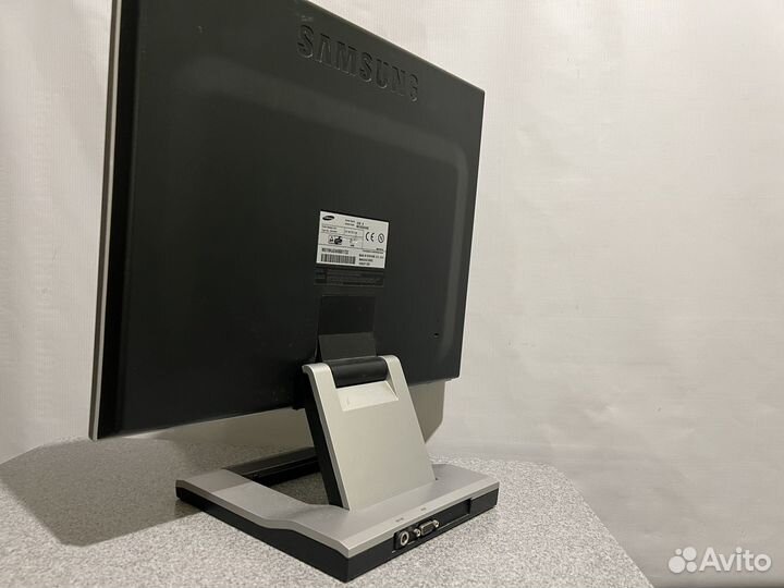 Монитор Samsung 19 дюймов