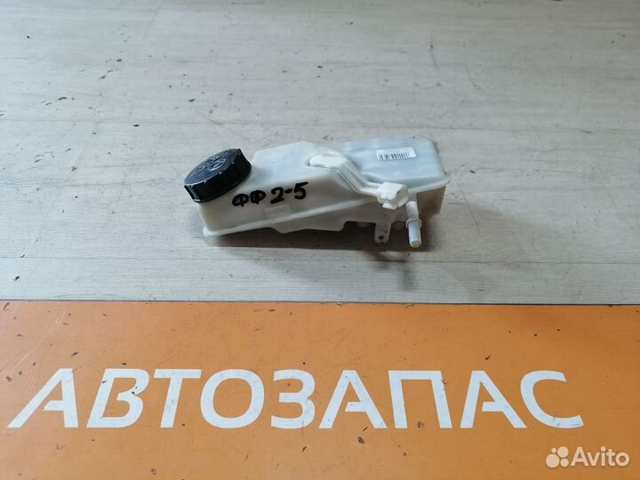 Бачок тормозной жидкости цилиндра Ford Focus 2