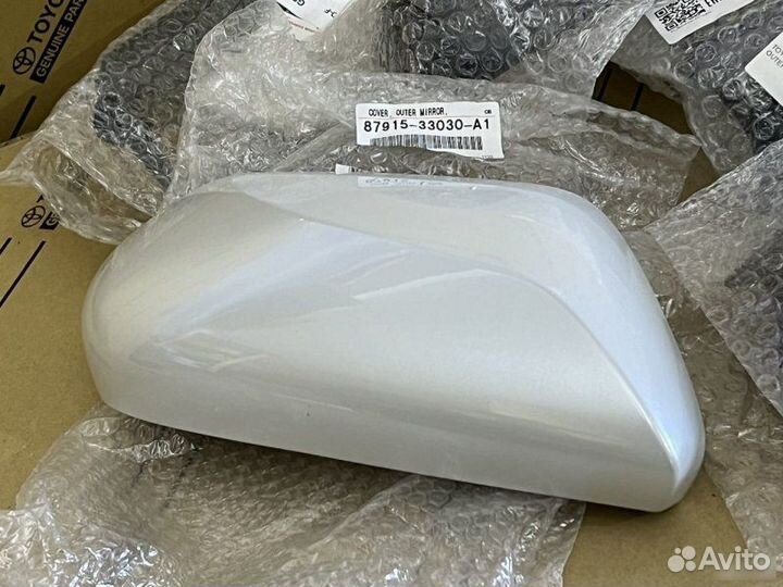 Крышка зеркала правая Toyota Camry V70