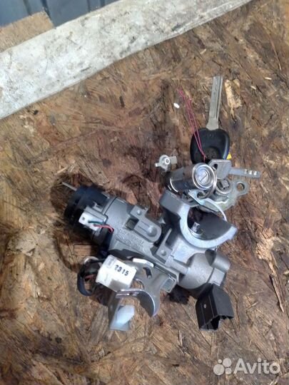 Замок зажигания личинка Hyundai Solaris 1