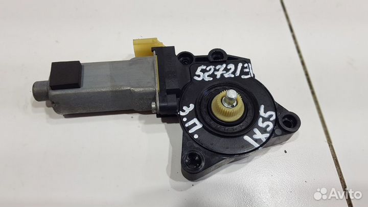 Моторчик стеклоподъемника задний правый