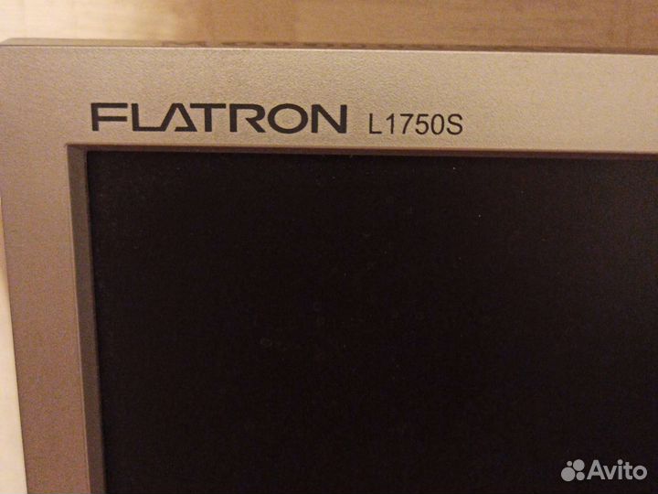 Монитор LG flatron L1750s