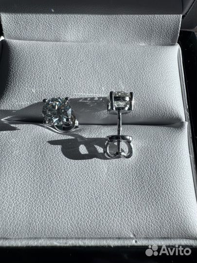 Серьги с природными бриллиантами