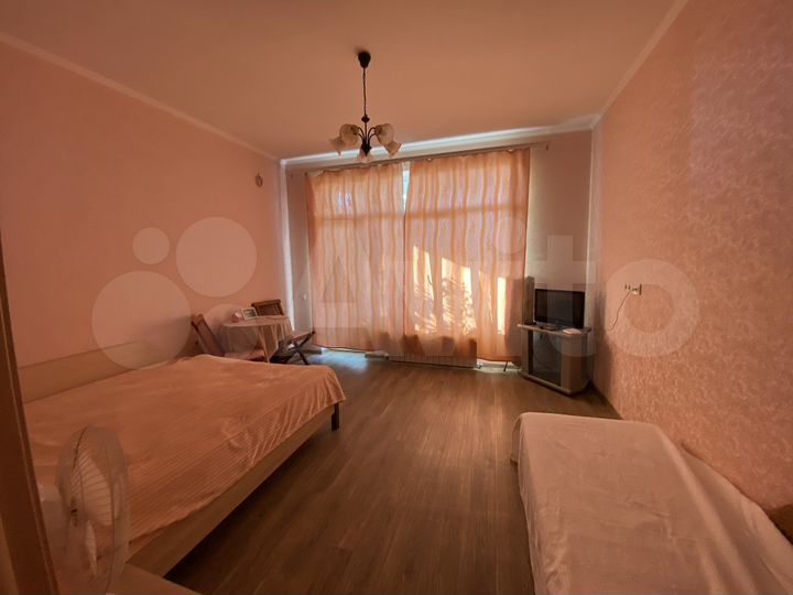 1-к. квартира, 40 м², 1/10 эт.