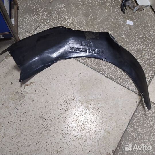 Локер передний правый Passat B3