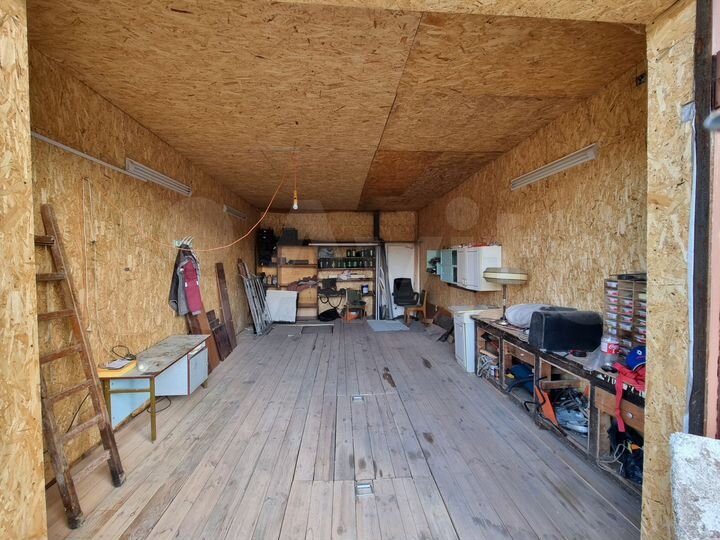 Гараж, > 30 м²