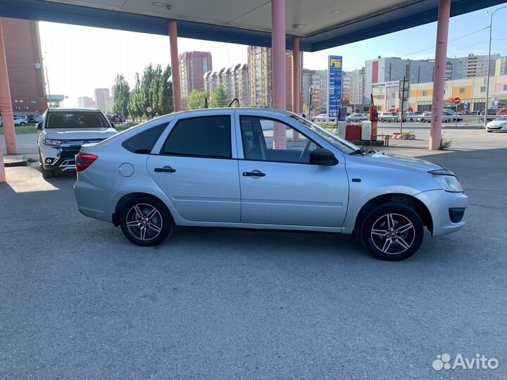 LADA Granta 1.6 МТ, 2015, 200 000 км