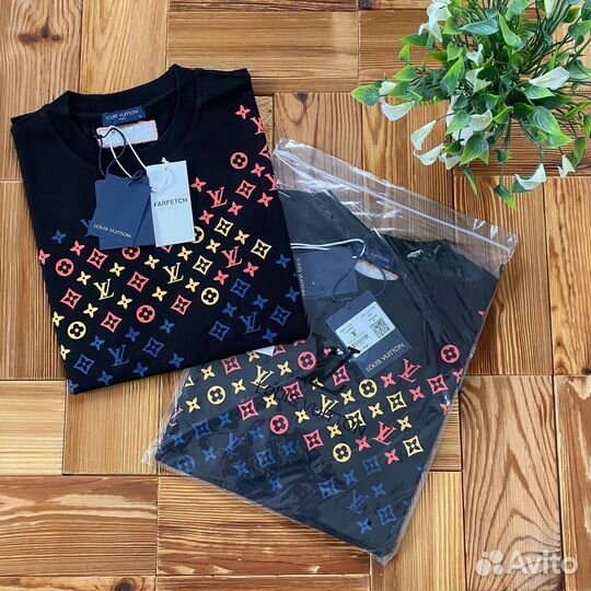 Louis vuitton футболка черная
