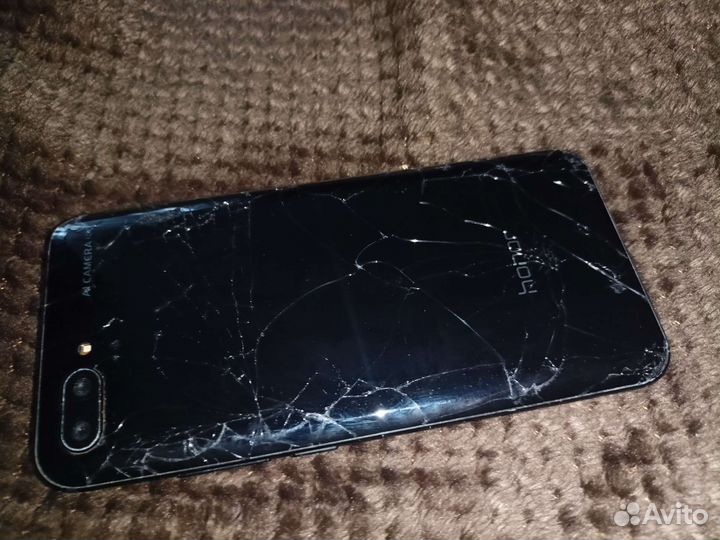 HONOR 10, 4/64 ГБ