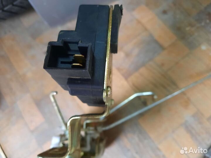 Замок передней правой двери Lifan Smily