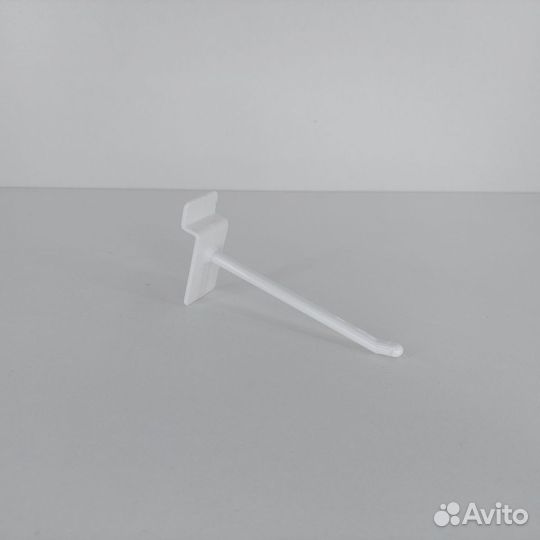 Крючок 10см на экономпанель пластик