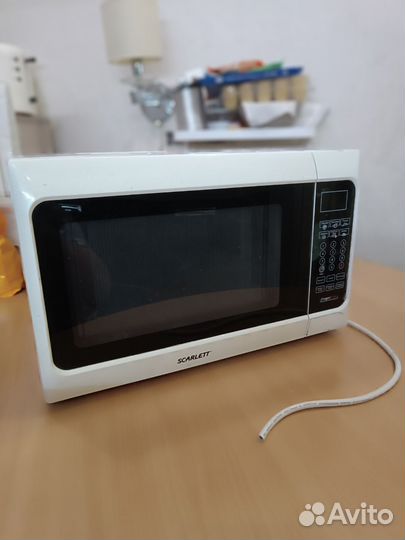 Микроволновая печь Scarlett SC-1701