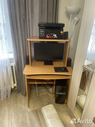 Компьютерный стол