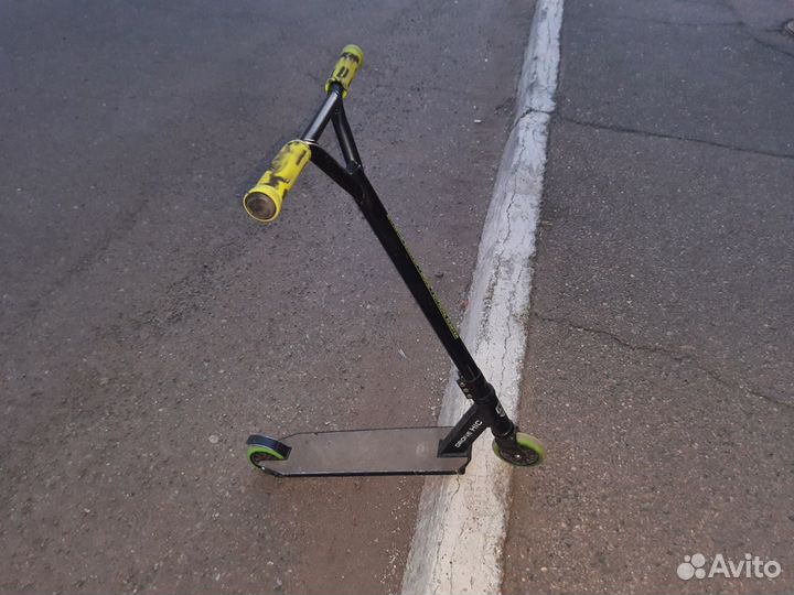 Трюковой самокат