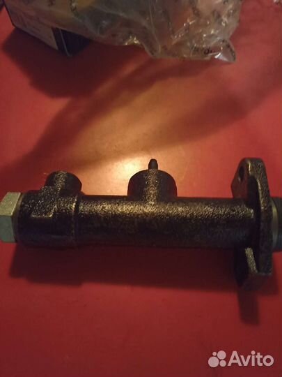 Цилиндр главный тормозной