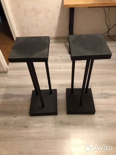 Стойки под студийные мониторы