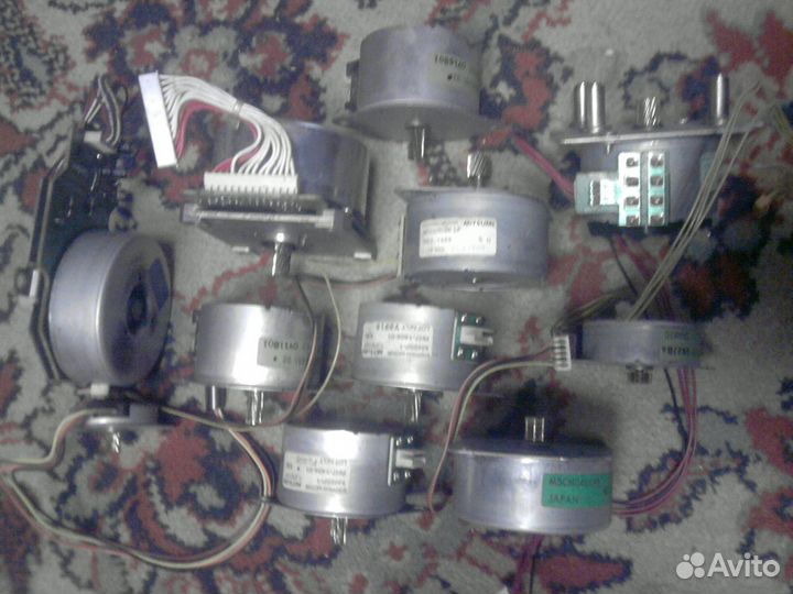 Шаговые двигатели