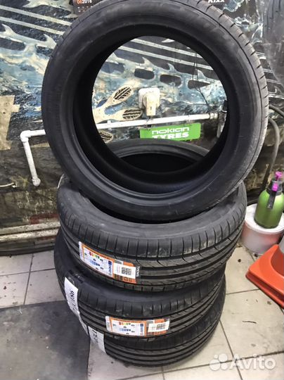 Tracmax X-Privilo TX3 245/45 R19 102