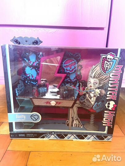 Monster High мебель. Столик Frankie Vanity