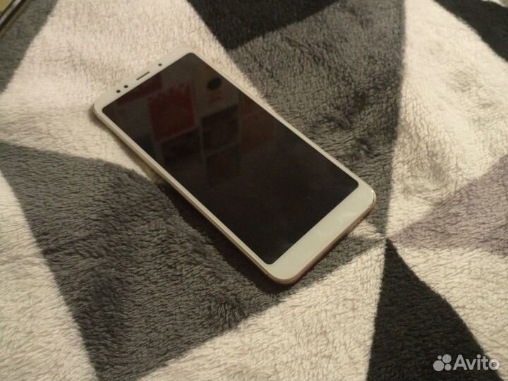 Xiaomi Redmi 5 Plus, 4/64 ГБ