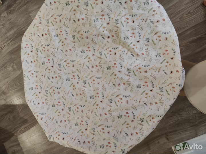 Простынь на резинке на детскую круглую кровать