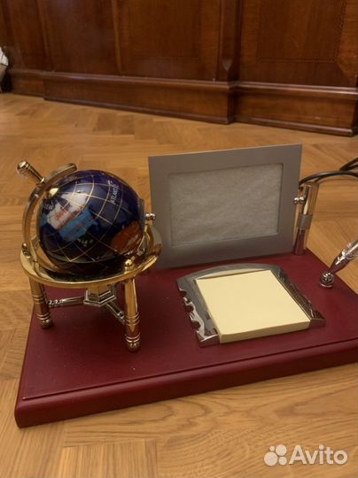 Подставка настольная для рабочего стола или офиса