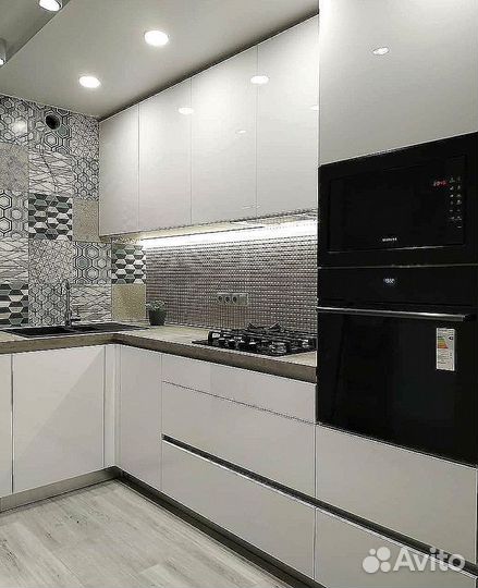 Кухня до потолка