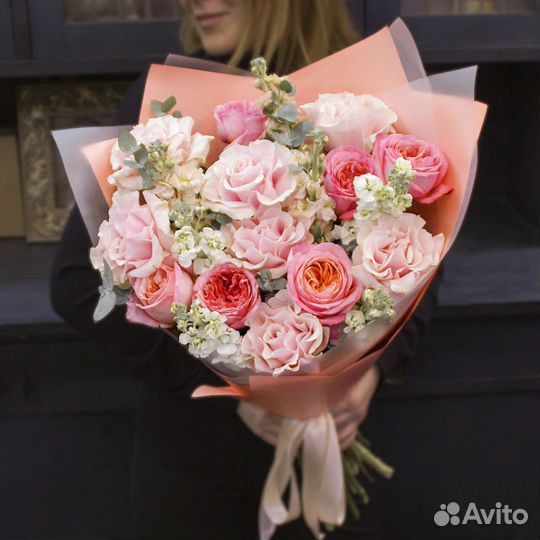 Большой букет с французской розой, маттиолой, пион