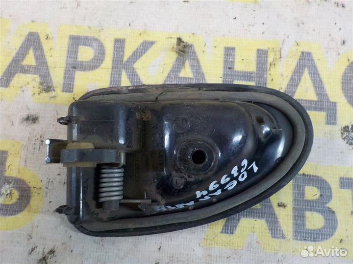 Ручка двери внутренняя левая Renault Logan I 2005