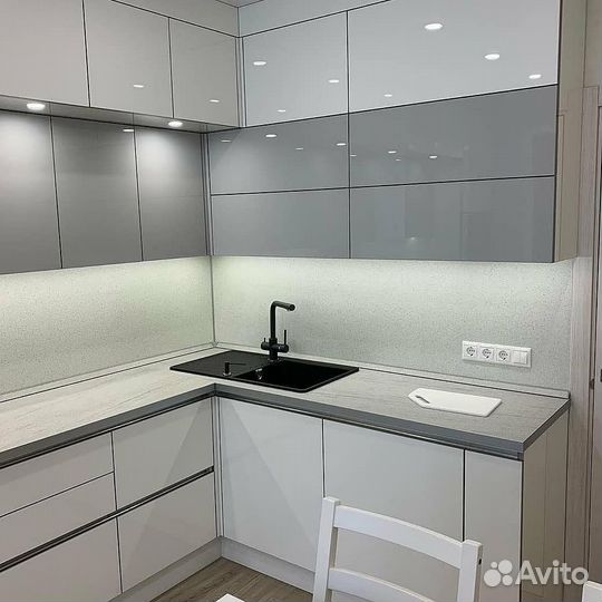 П образная кухня на заказ. Производство Омск