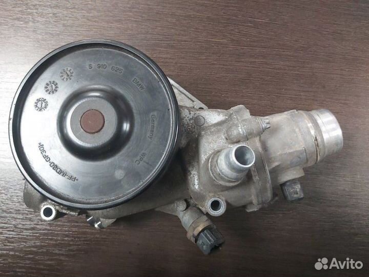 Насос водяной Bmw X5 50Ix E70 LCI N63 4.4I 2010