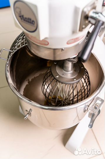 Миксер планетарный viatto BH-30