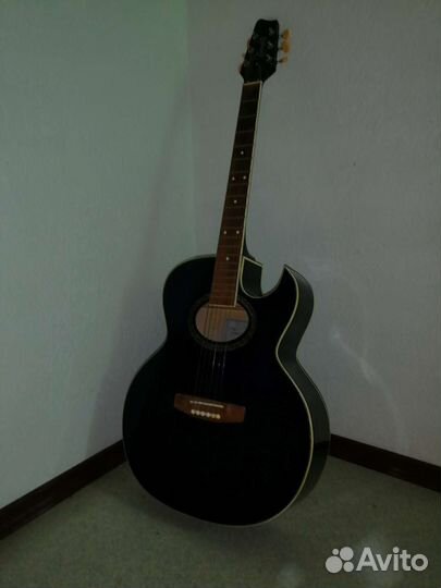 Гитара с чехлом