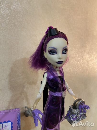 Кукла Монстер Хай Спектра Вондергейст
