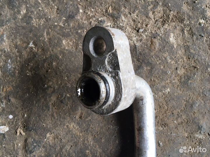 Toyota auris Трубка