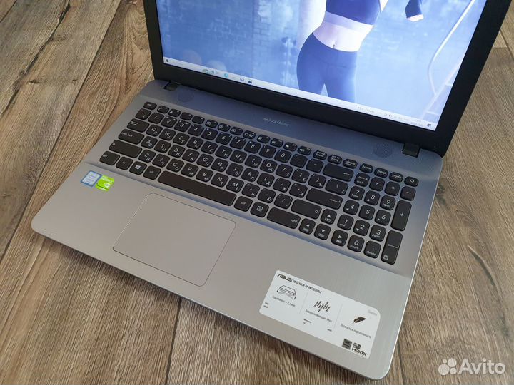 Asus R541UV в отличном состоянии