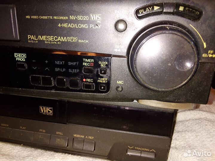 Видеомагнитофон Panasonic, плеер Samsung на детали