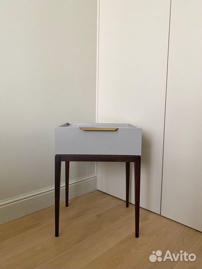 Тумба прикроватная серого цвета. Новые