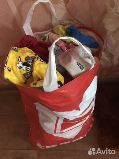 Пакет с детскими вещами