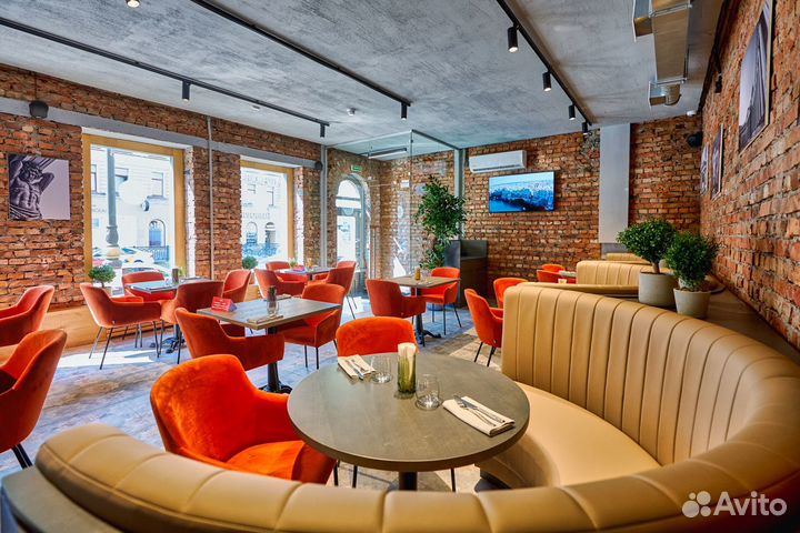 Помощник официанта / Раннер