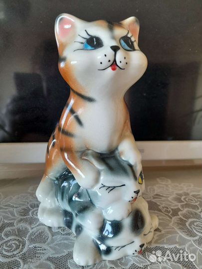 Статуэтки : Кошечка 19см., свистулька, черепашка