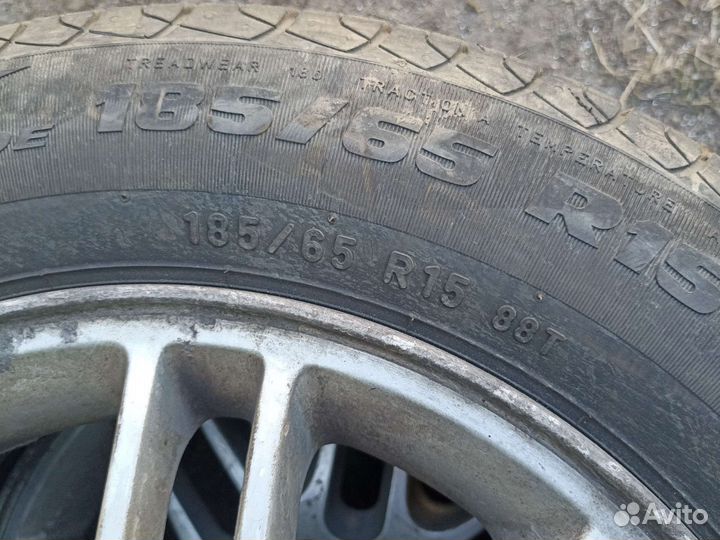 Комплект литых дисков Ford R15 с летней резиной