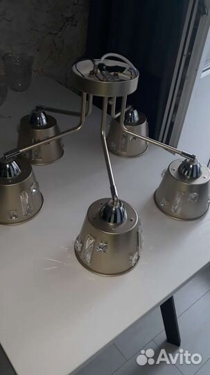 Потолочная люстра новая