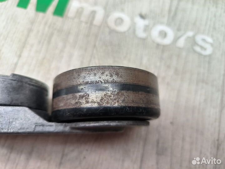 Натяжитель приводного ремня VAG 06B903133