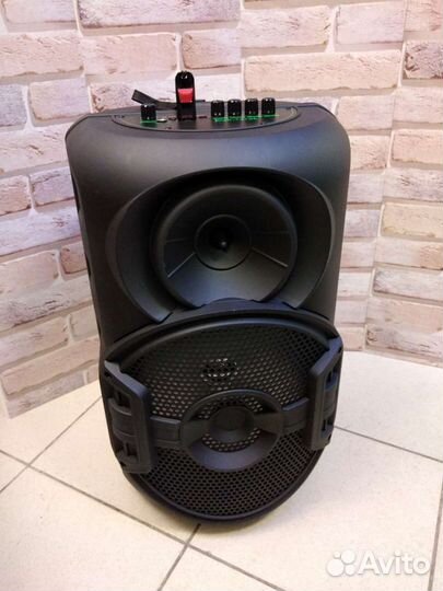 Колонка с блютуз