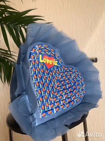 Букет из жвачки love is