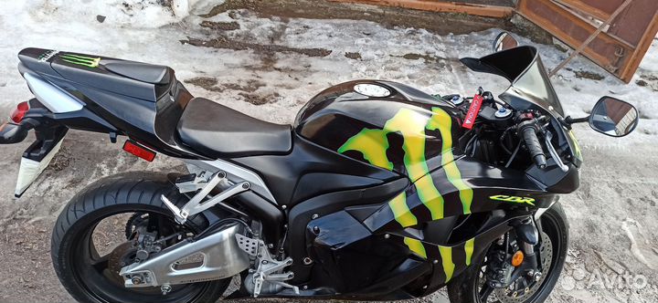 Honda CBR600RR 2011 год