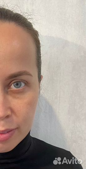 Модель на брови