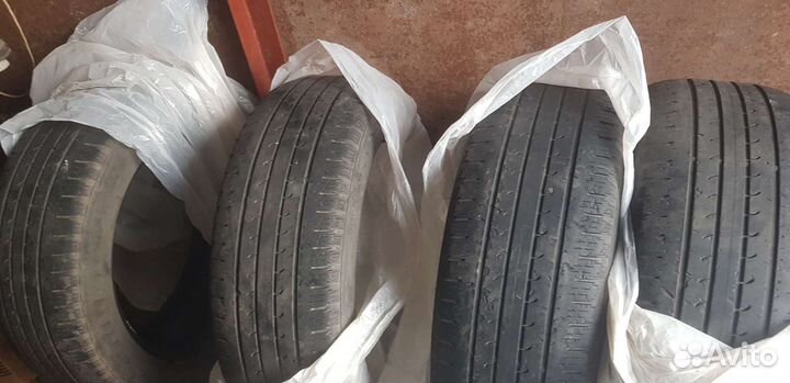 Goodyear EfficientGrip SUV 225/60 R18 105